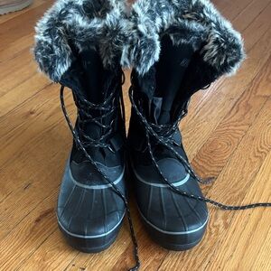 Khombu North Star Black and Gray Winter Boots size 9
